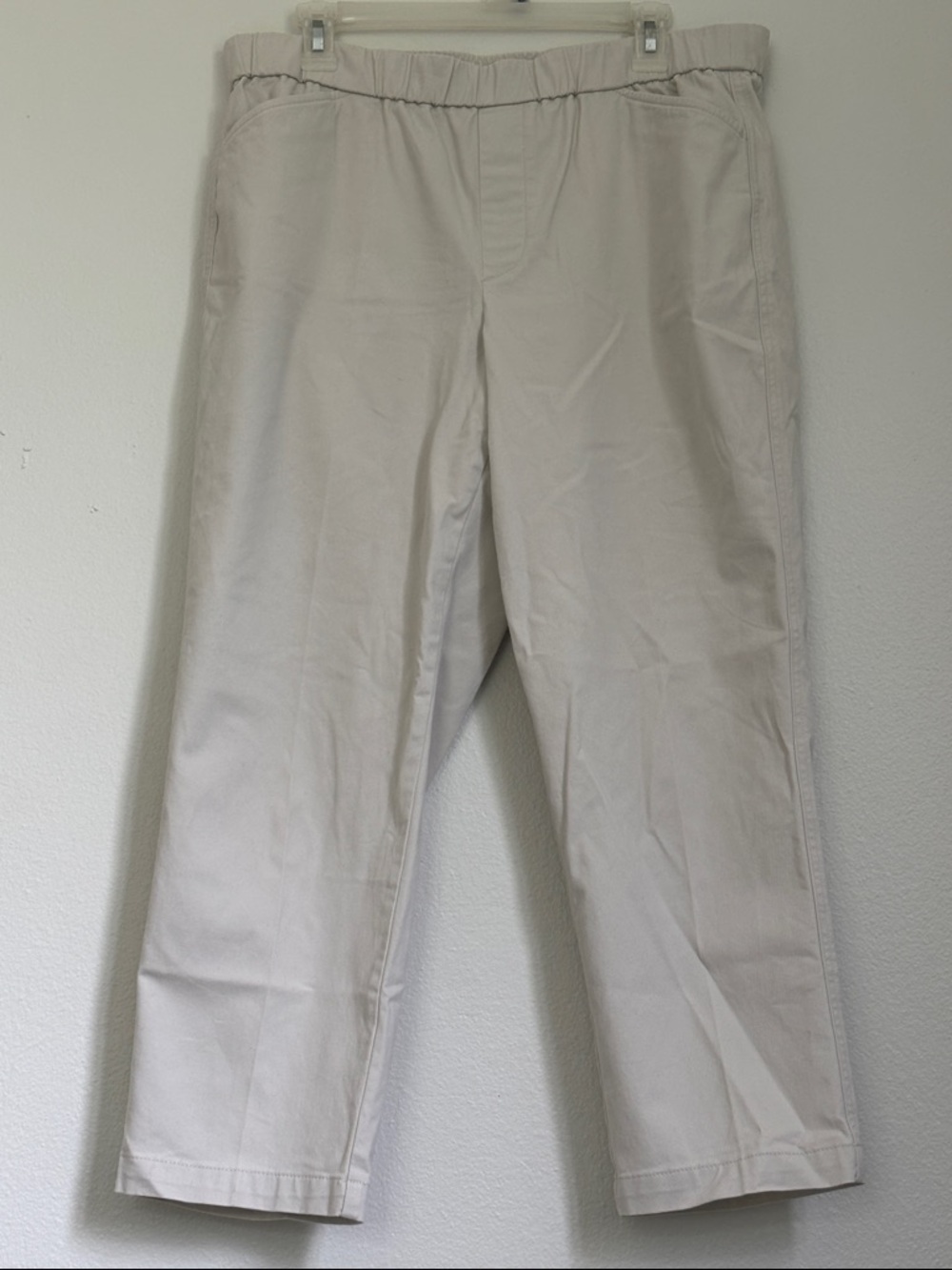 Lands' End women Beige Mid Rise Pull On Chino Crop Pants